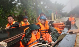 Quân đội ứng phó với lũ đặc biệt lớn tại Khánh Hòa, Đắk Lắk, Gia Lai